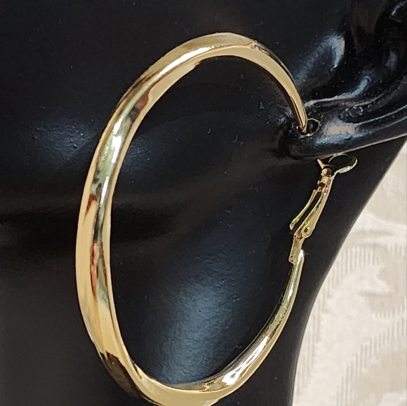 VINTAGE 1980s GOLD TONE OVERSIZED HOOP EARRINGS BOLD STATEMENT RETRO - Picture 2 of 5